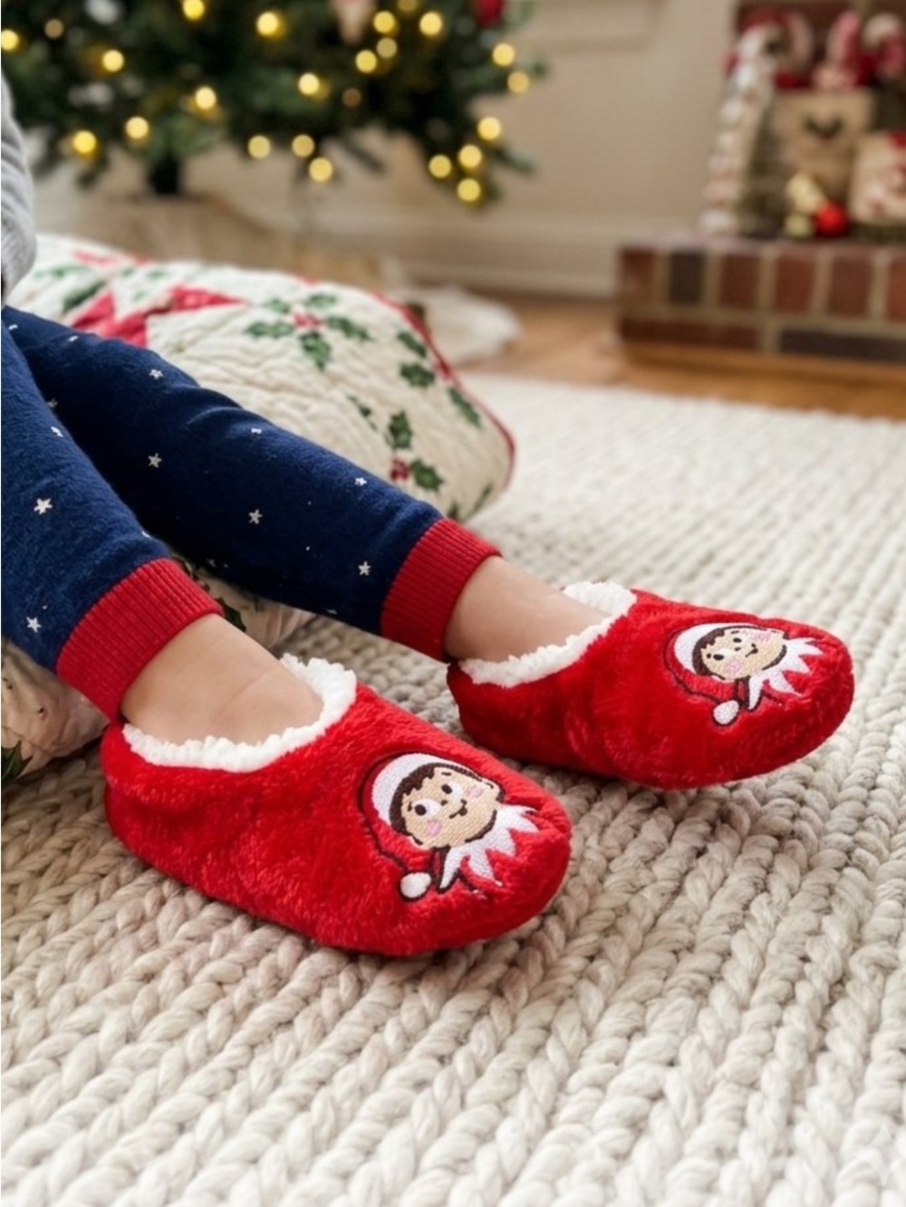 Christmas - Elf on the Shelf Kids Red Slipper Socks Holiday